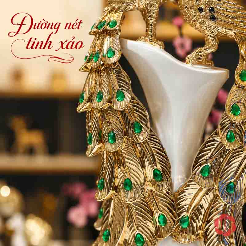 Tượng Đôi Chim Công Trắng Vàng Đuôi Xanh UPV061 Trụ trắng uốn ở giữa hai dải đuôi công vàng xanh
