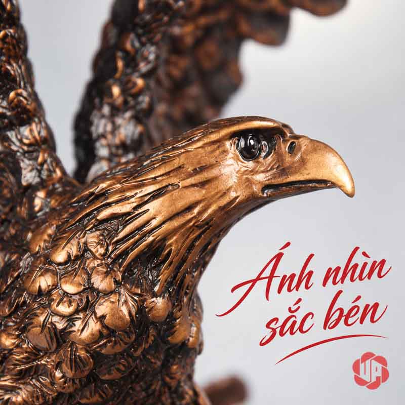 Tượng Đại Bàng Mỹ Dang Cánh UPV063 Cận cảnh đầu mắt và mỏ của tượng đại bàng màu đồng