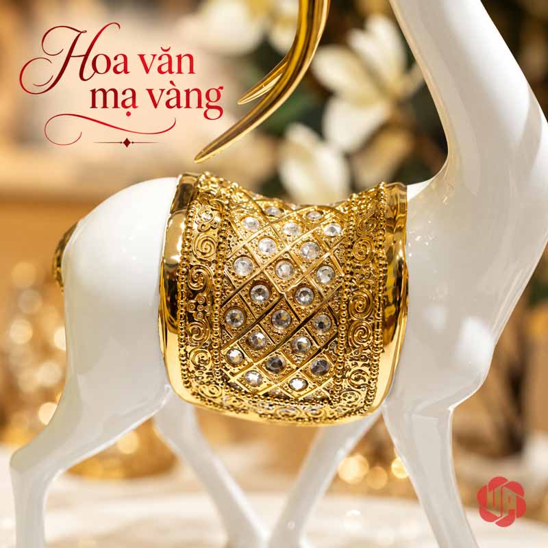 Đôi Tượng Dê Nghệ Thuật Trắng Vàng UPV064 Chi tiết mảng trang trí màu vàng trên thân dê trắng